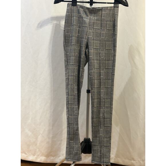 Tahari Pants - NWT Tahari Seam Front Pull On Jegging Women's size S in Scottish Glen Plaid